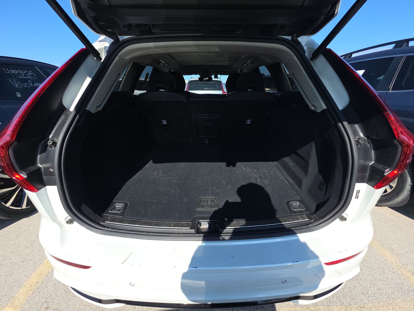 2025 Volvo XC60 B5 Plus AWD