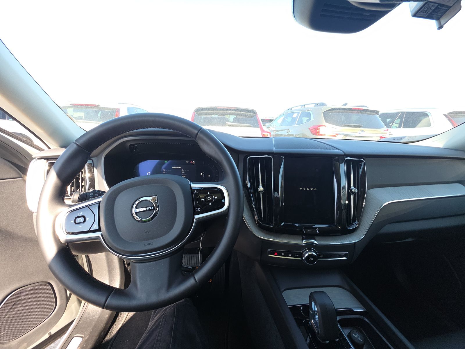 2025 Volvo XC60 B5 Plus AWD