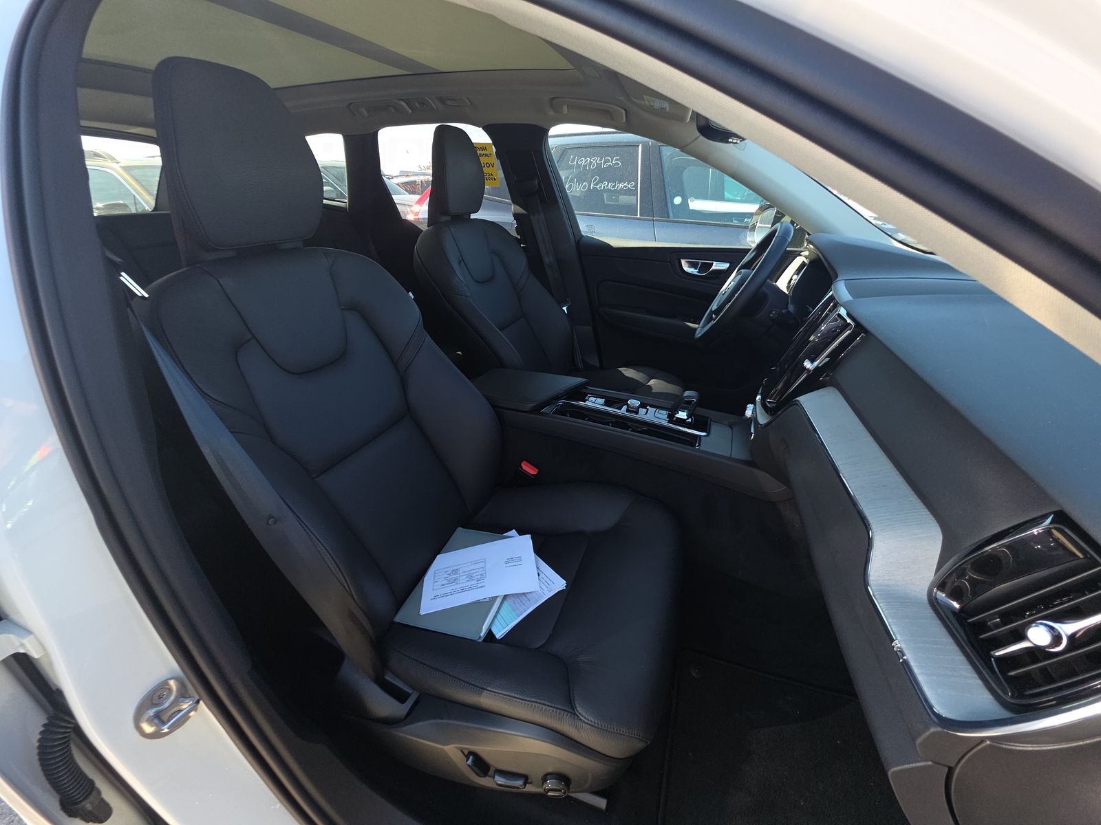 2025 Volvo XC60 B5 Plus AWD