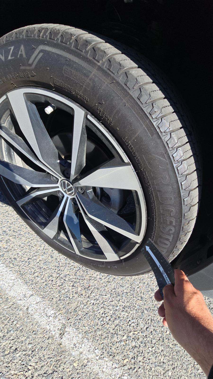 2025 Volkswagen Atlas 2.0T SEL Premium R-Line AWD