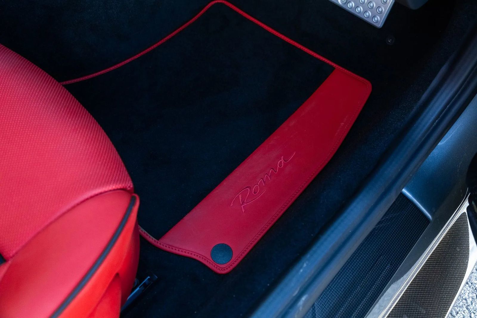 2024 Ferrari Roma Base RWD