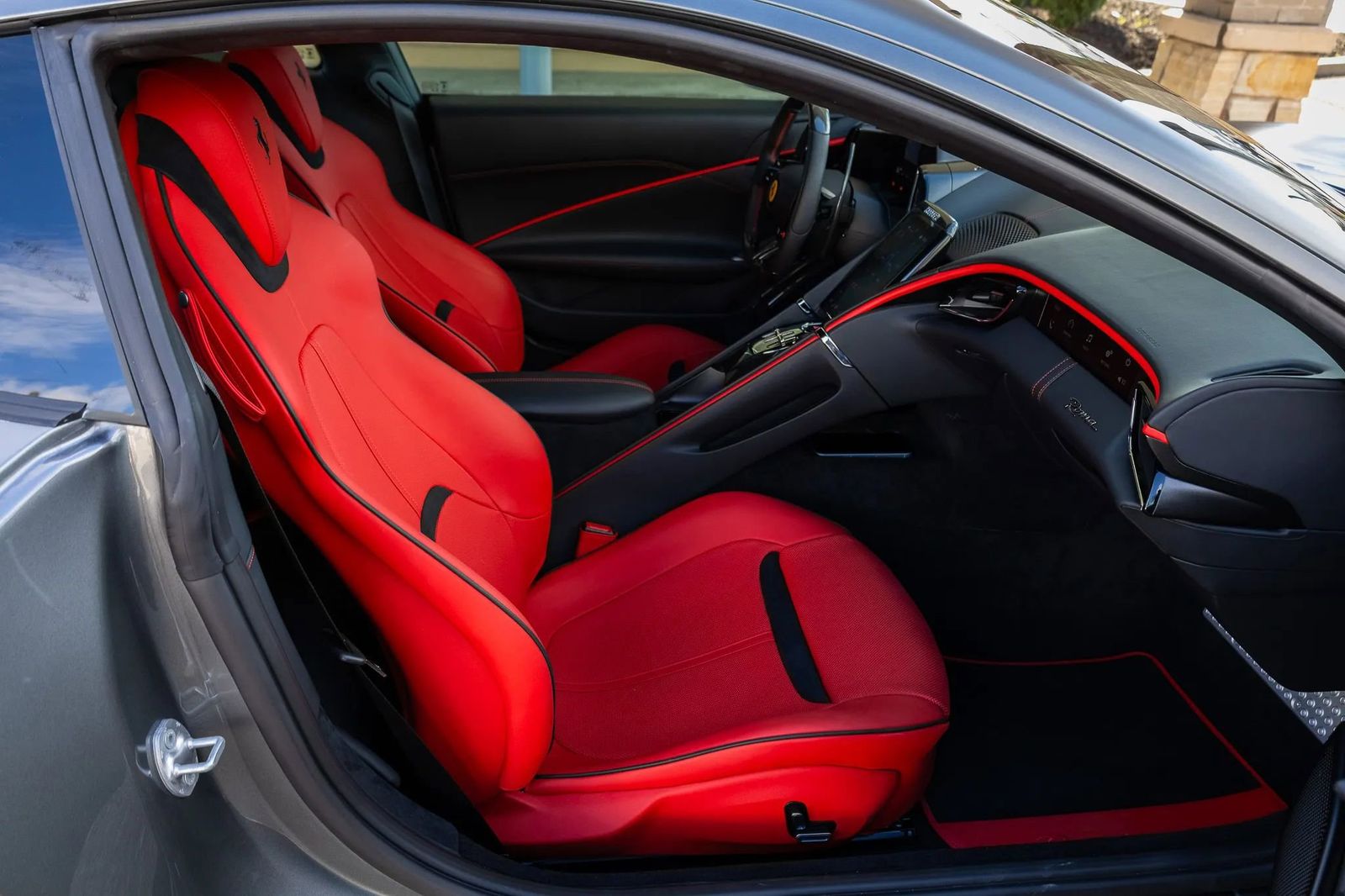 2024 Ferrari Roma Base RWD