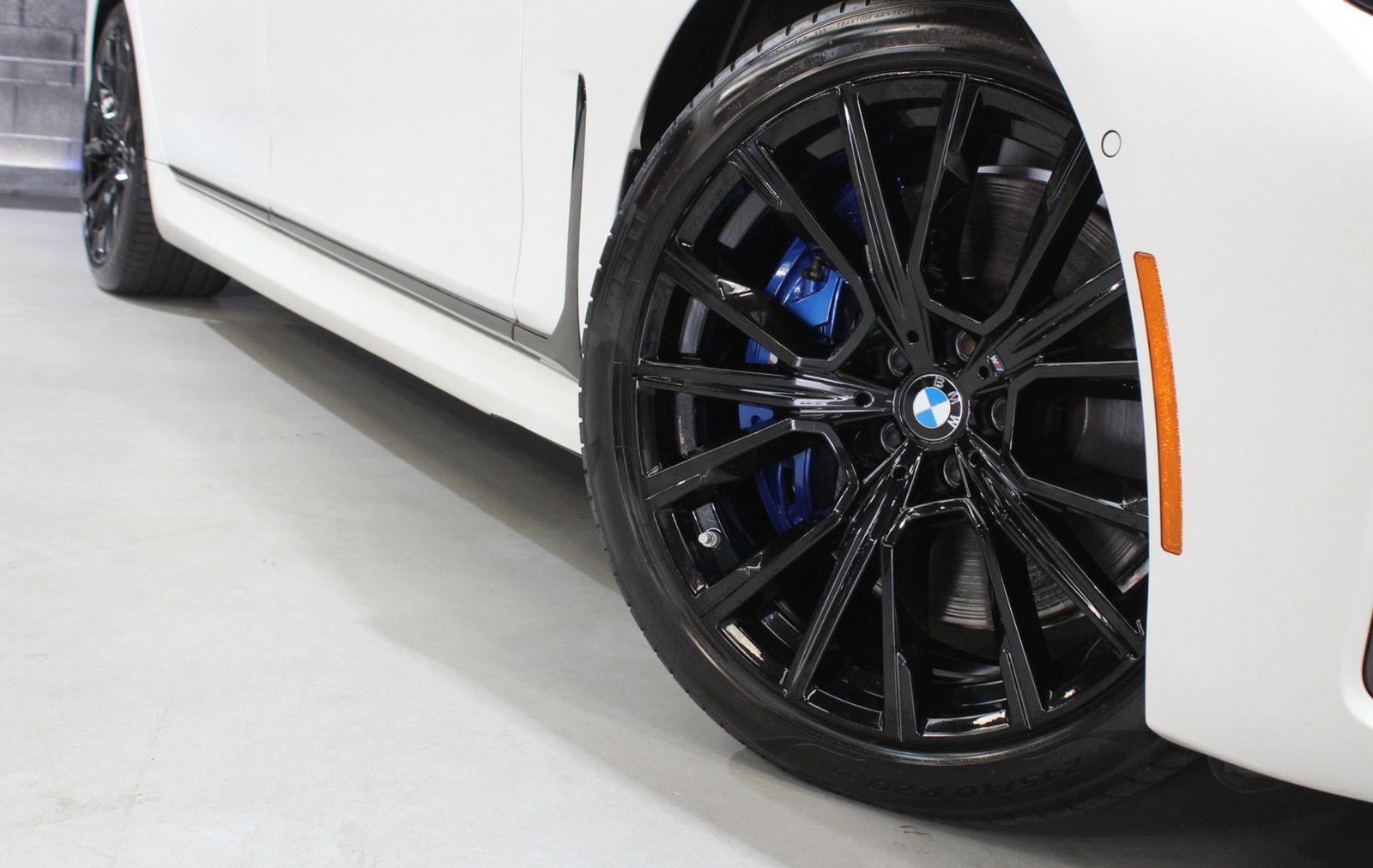 2022 BMW 7 Series 750i xDrive AWD