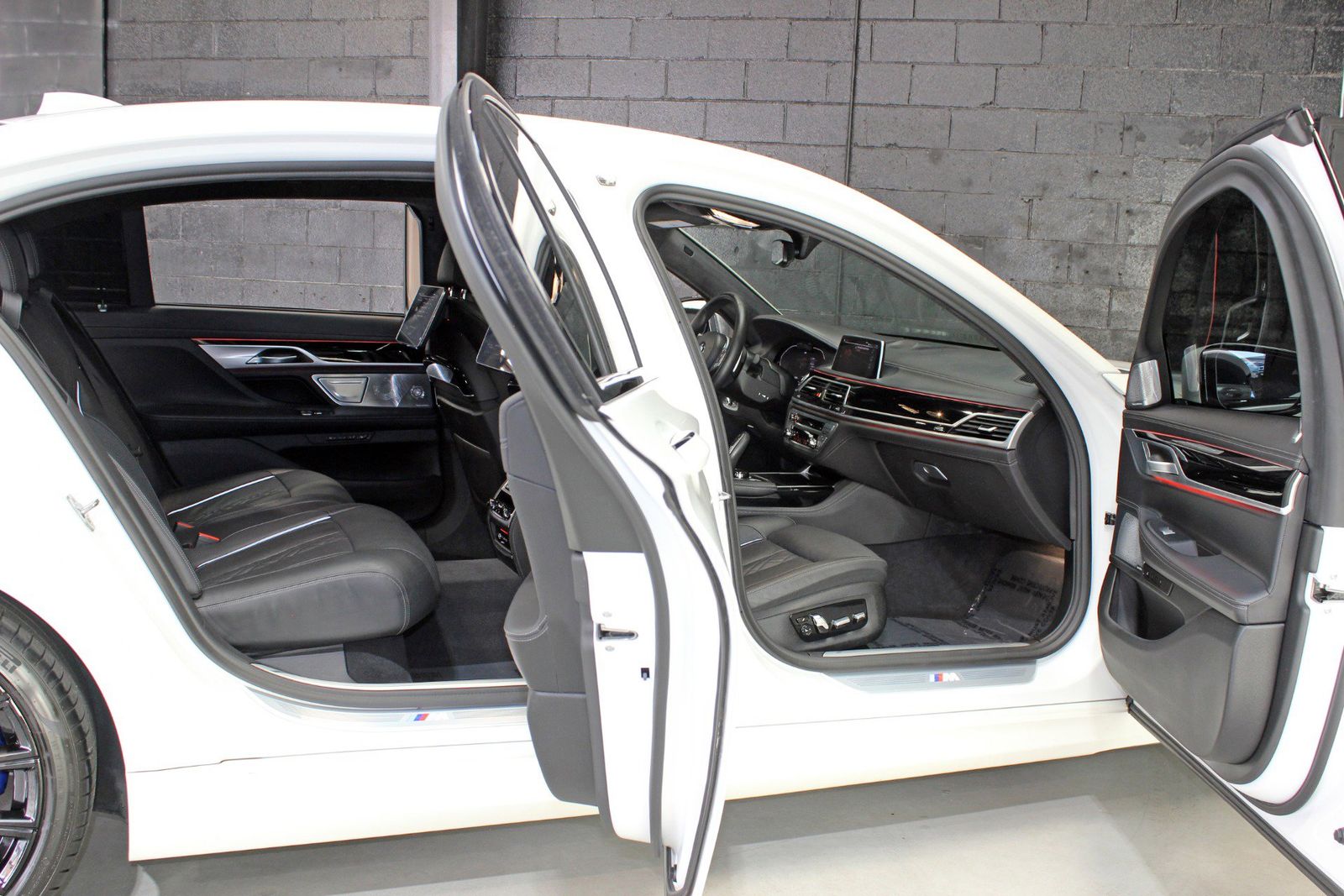 2022 BMW 7 Series 750i xDrive AWD