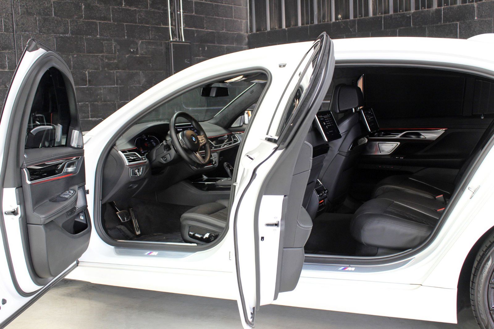 2022 BMW 7 Series 750i xDrive AWD