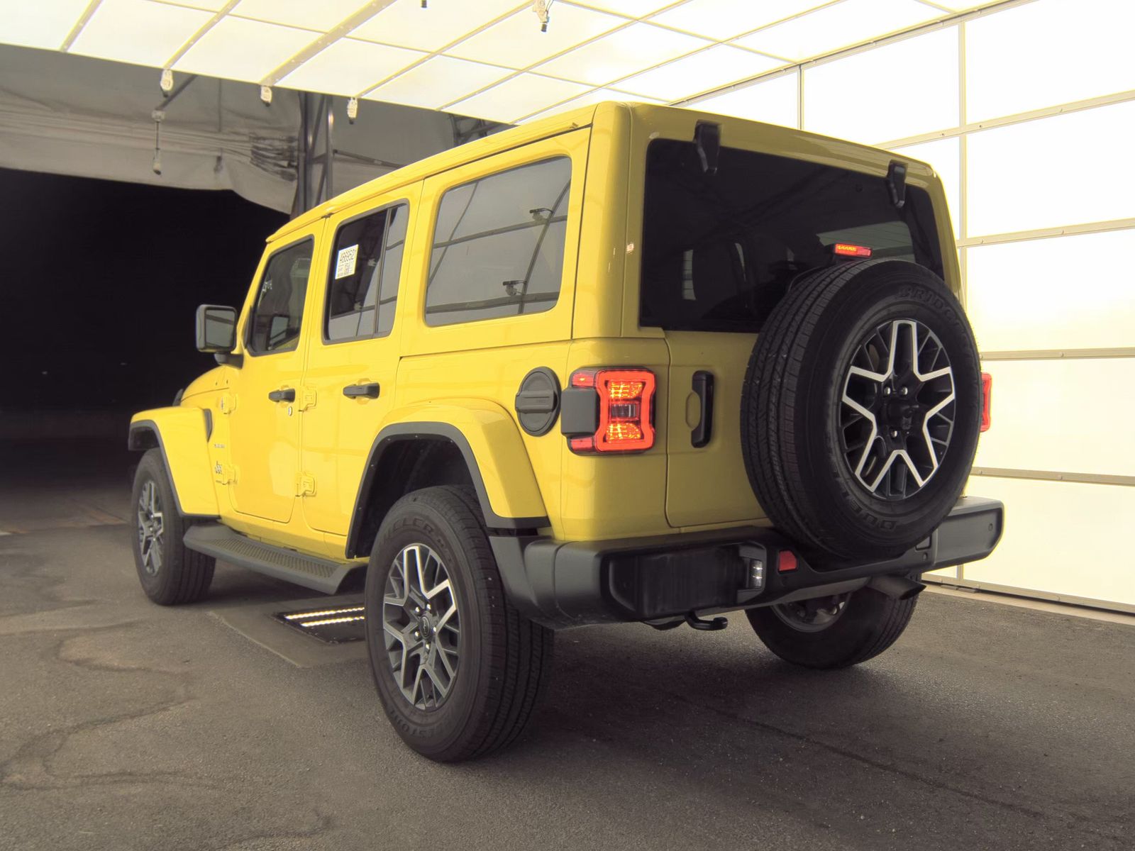 2024 Jeep Wrangler Sahara AWD