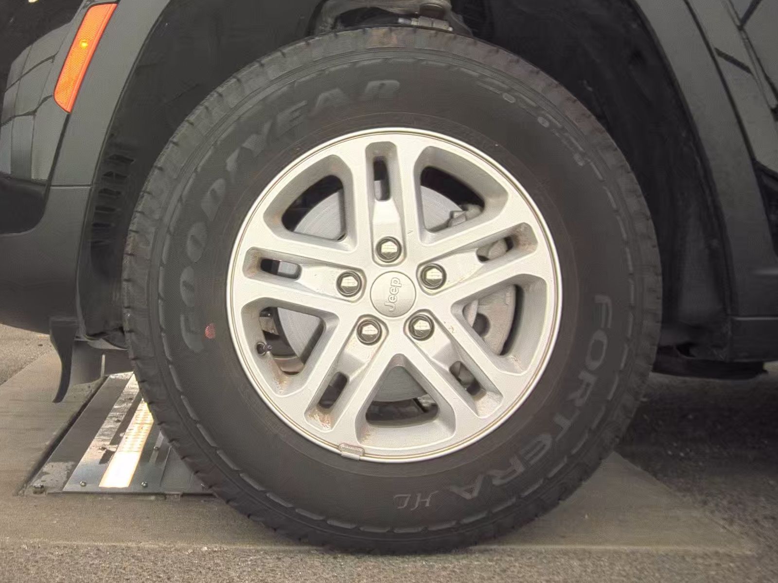 2025 Jeep Grand Cherokee Laredo AWD