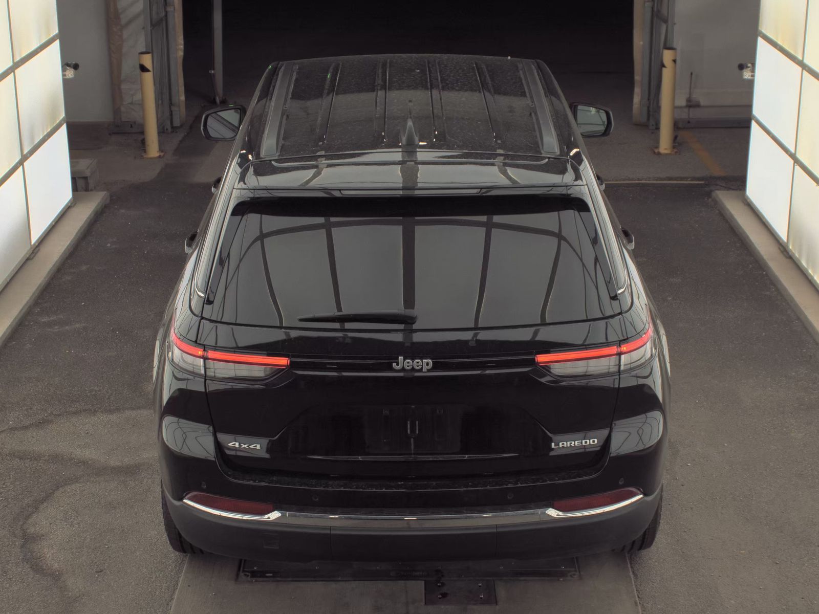 2025 Jeep Grand Cherokee Laredo AWD