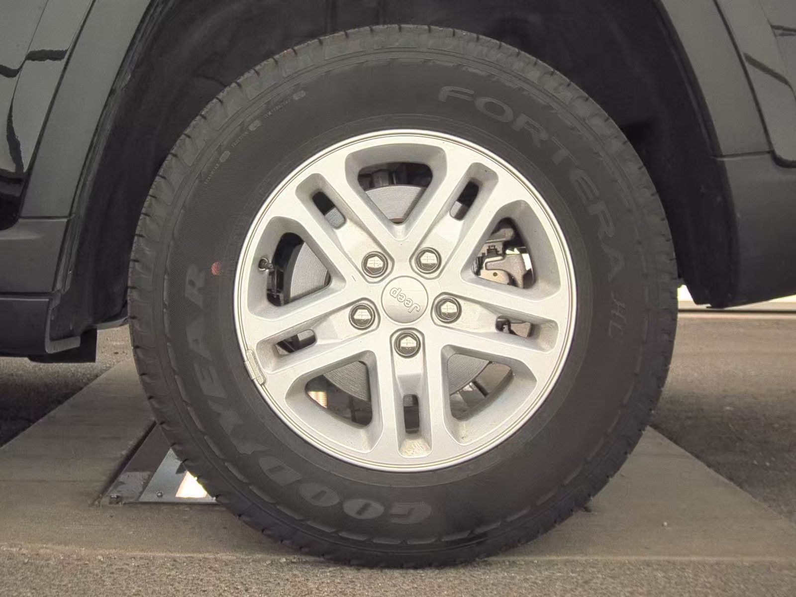 2025 Jeep Grand Cherokee Laredo AWD