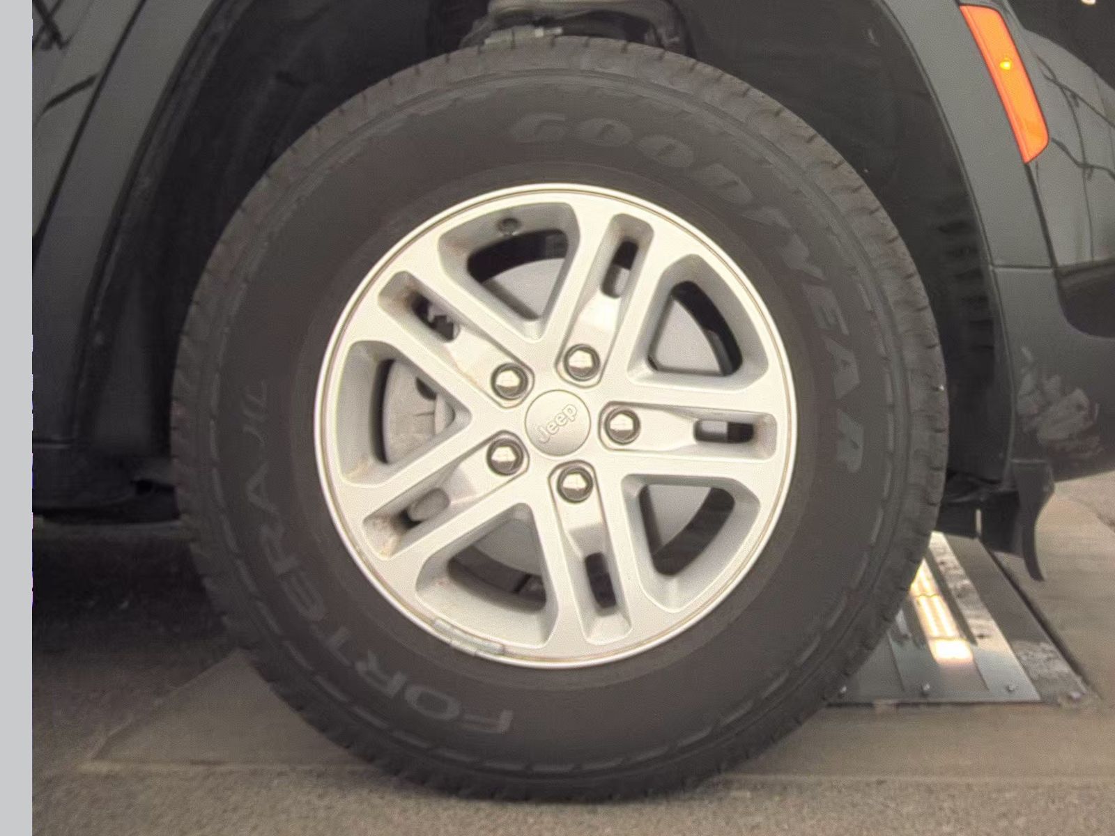 2025 Jeep Grand Cherokee Laredo AWD