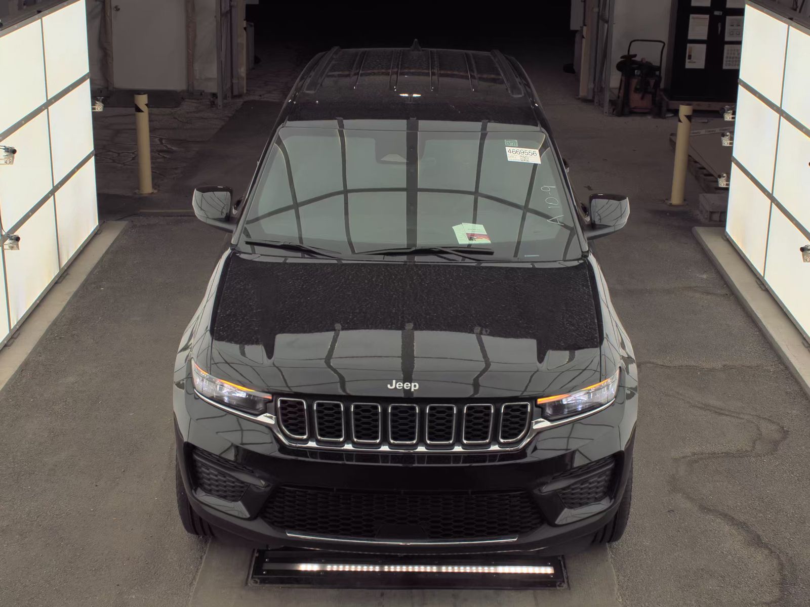 2025 Jeep Grand Cherokee Laredo AWD