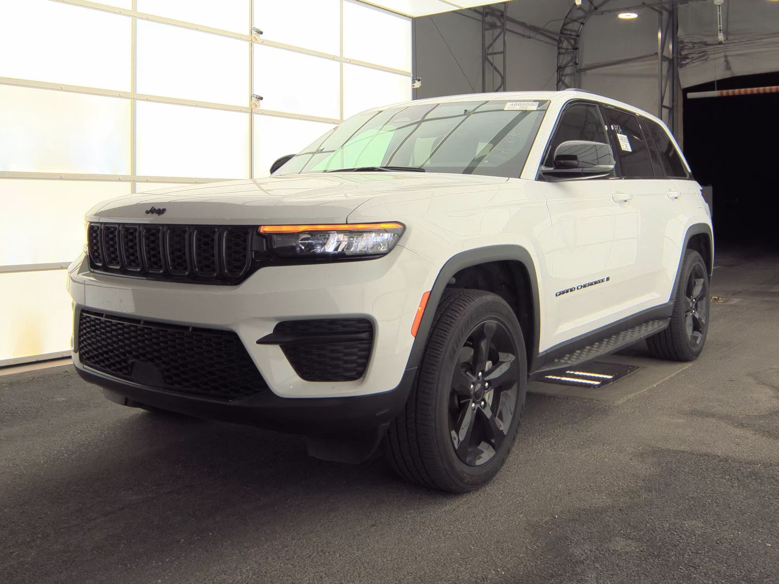 2024 Jeep Grand Cherokee Altitude AWD