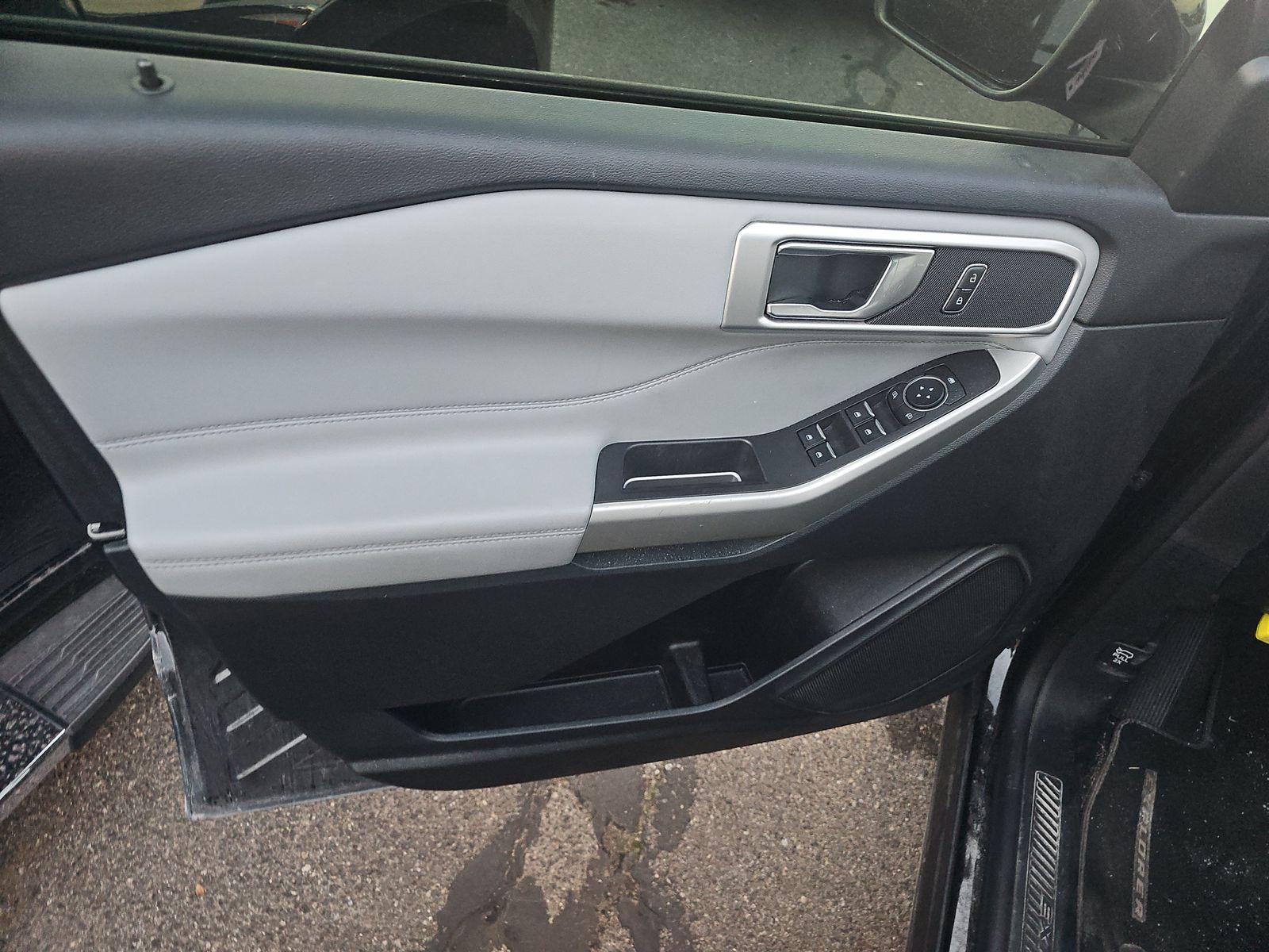 2023 Ford Explorer XLT AWD