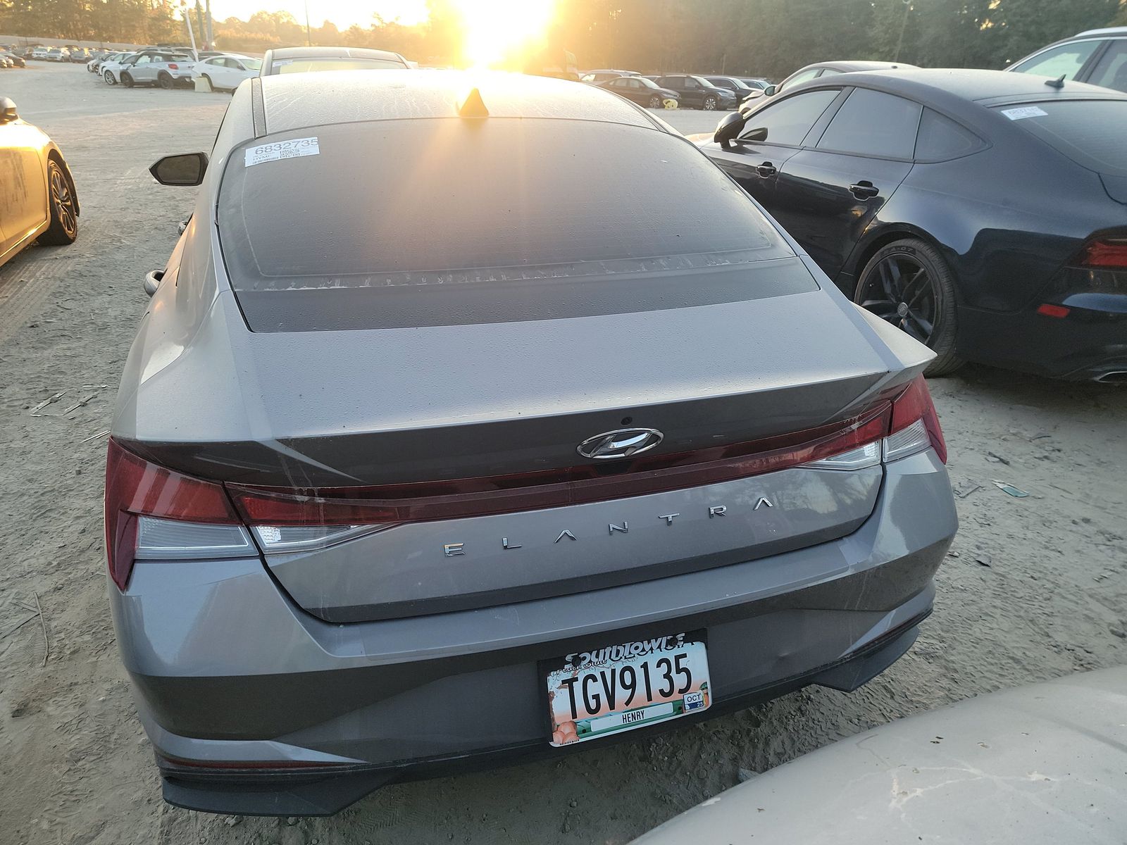 2022 Hyundai Elantra SE FWD