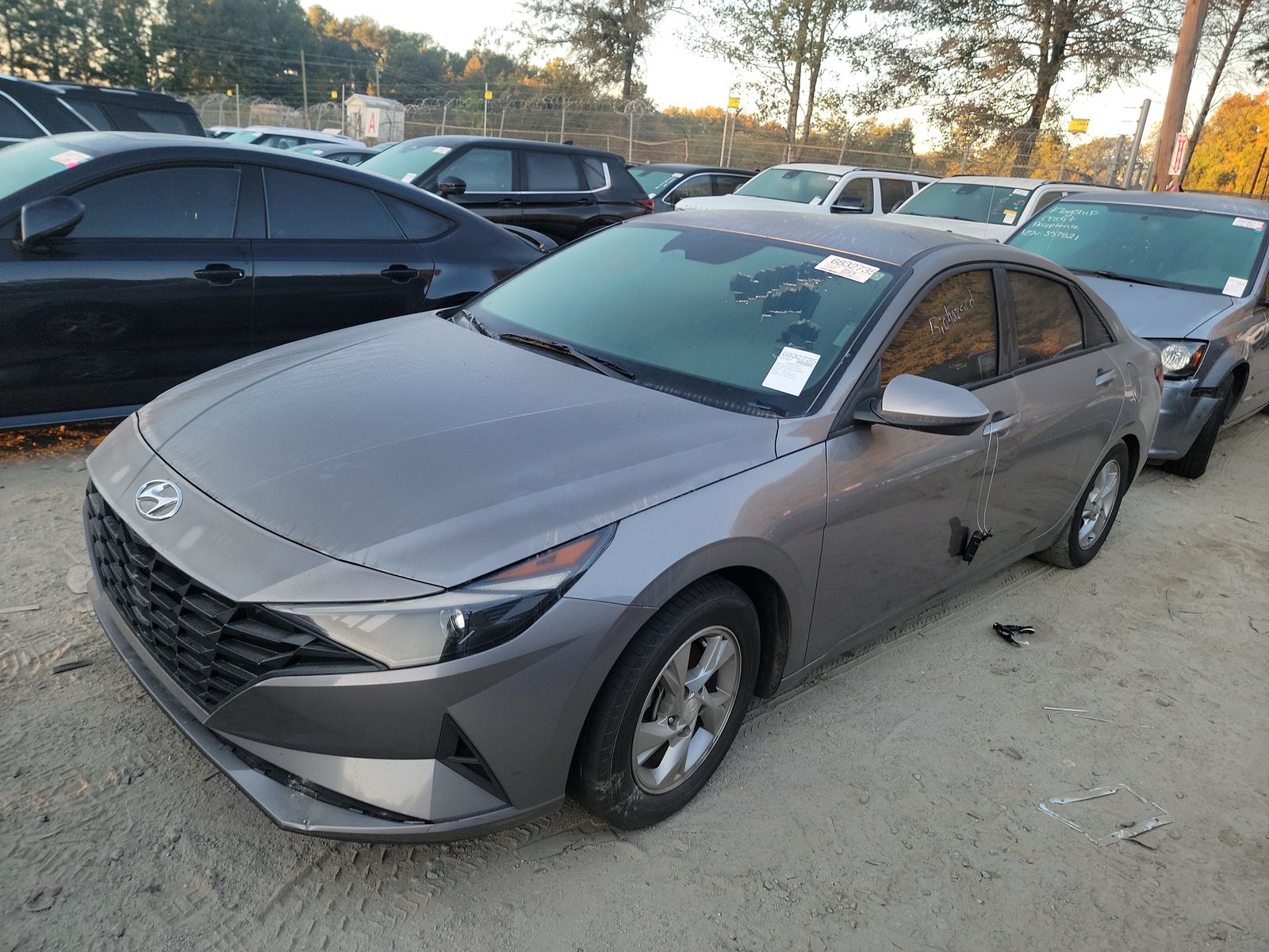 2022 Hyundai Elantra SE FWD