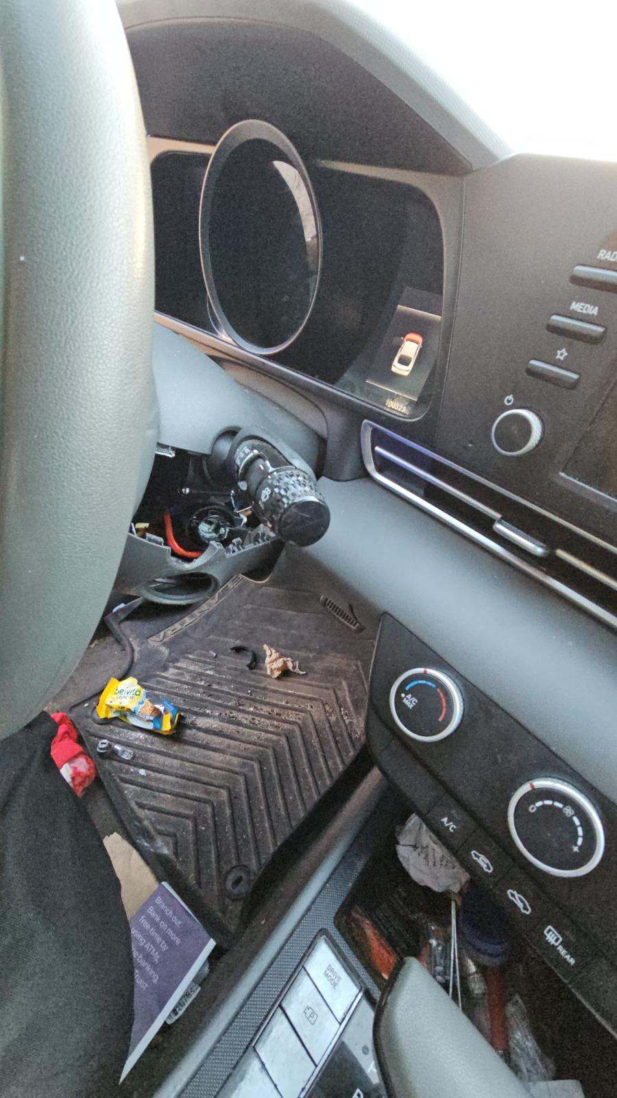 2022 Hyundai Elantra SE FWD