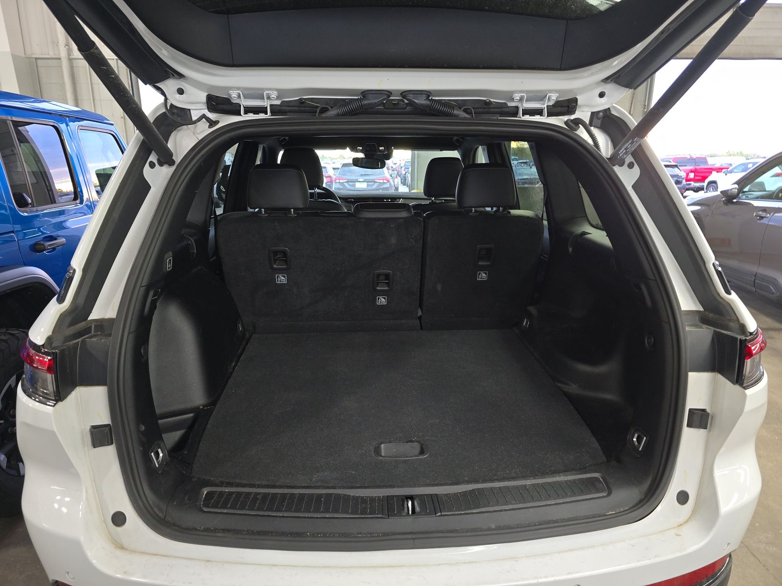 2024 Jeep Grand Cherokee Altitude AWD