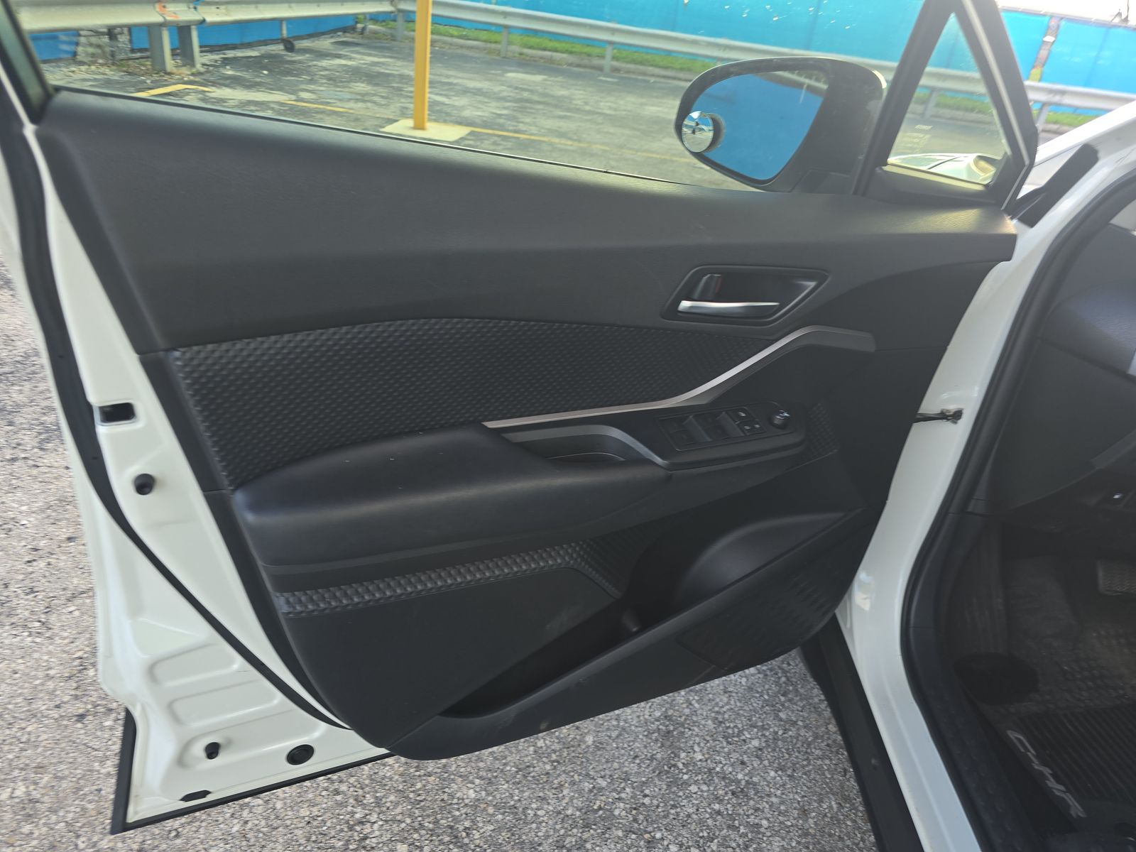 2020 Toyota C-HR LE FWD