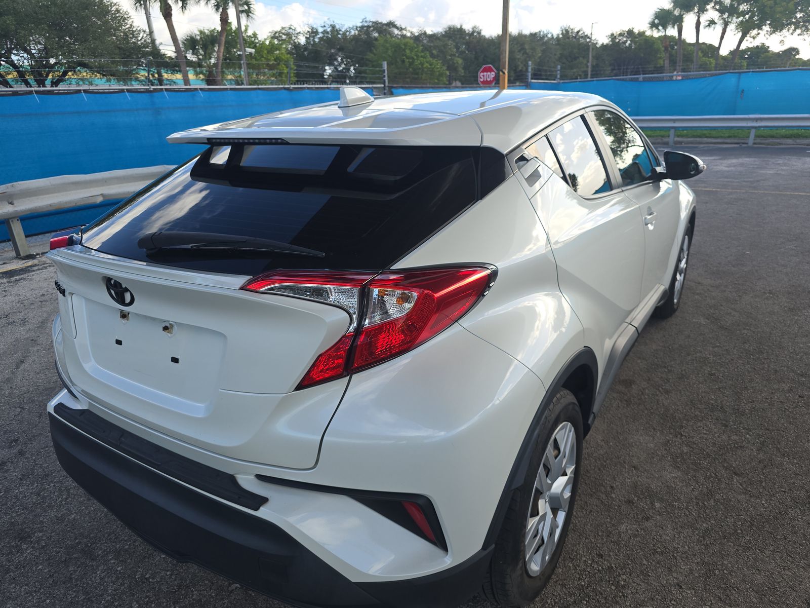 2020 Toyota C-HR LE FWD