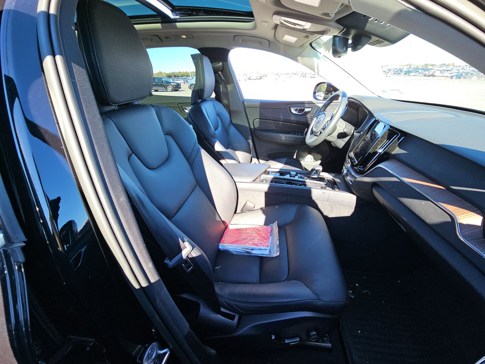 2023 Volvo XC60 Recharge T8 Plus AWD