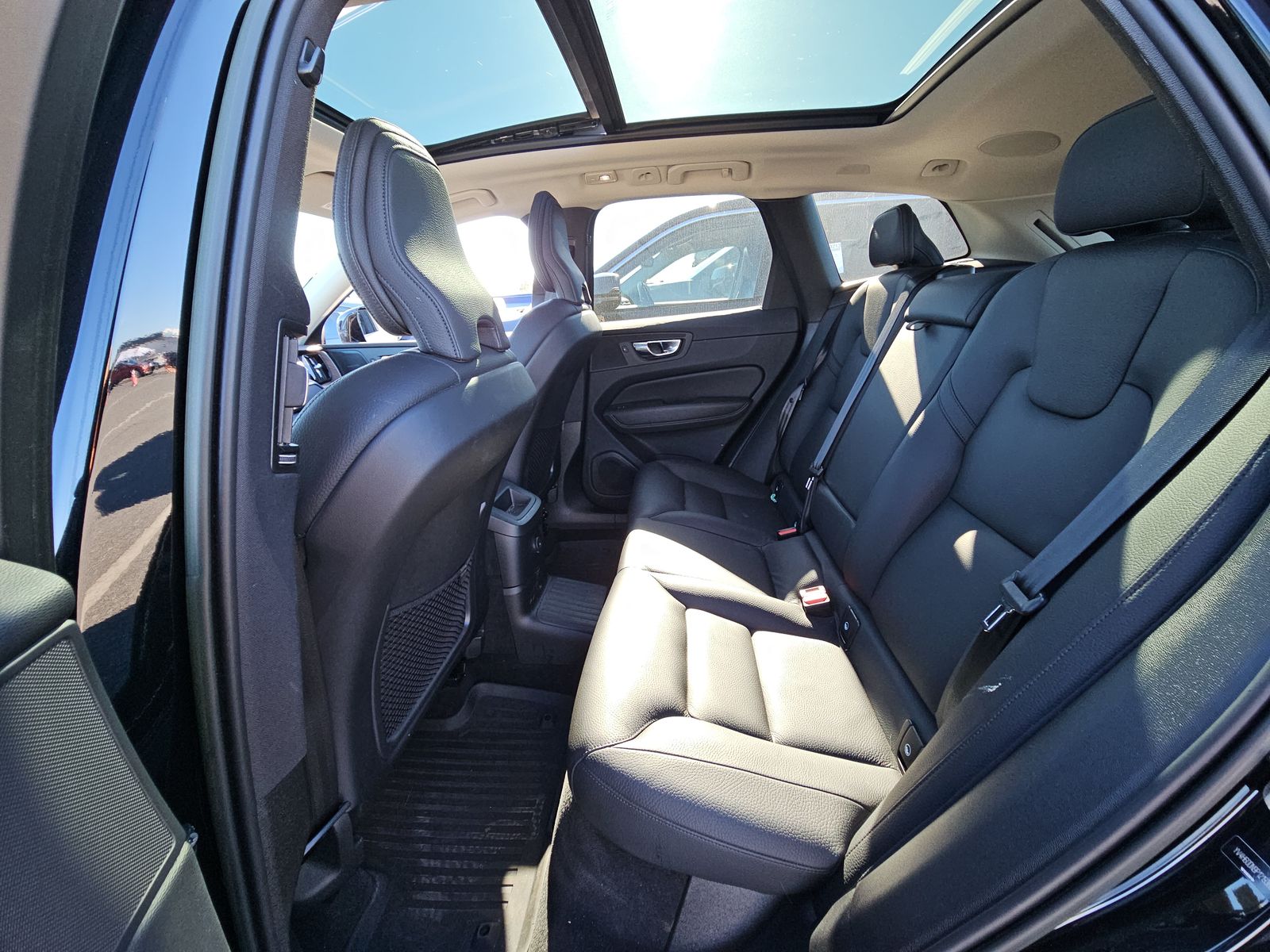 2023 Volvo XC60 Recharge T8 Plus AWD