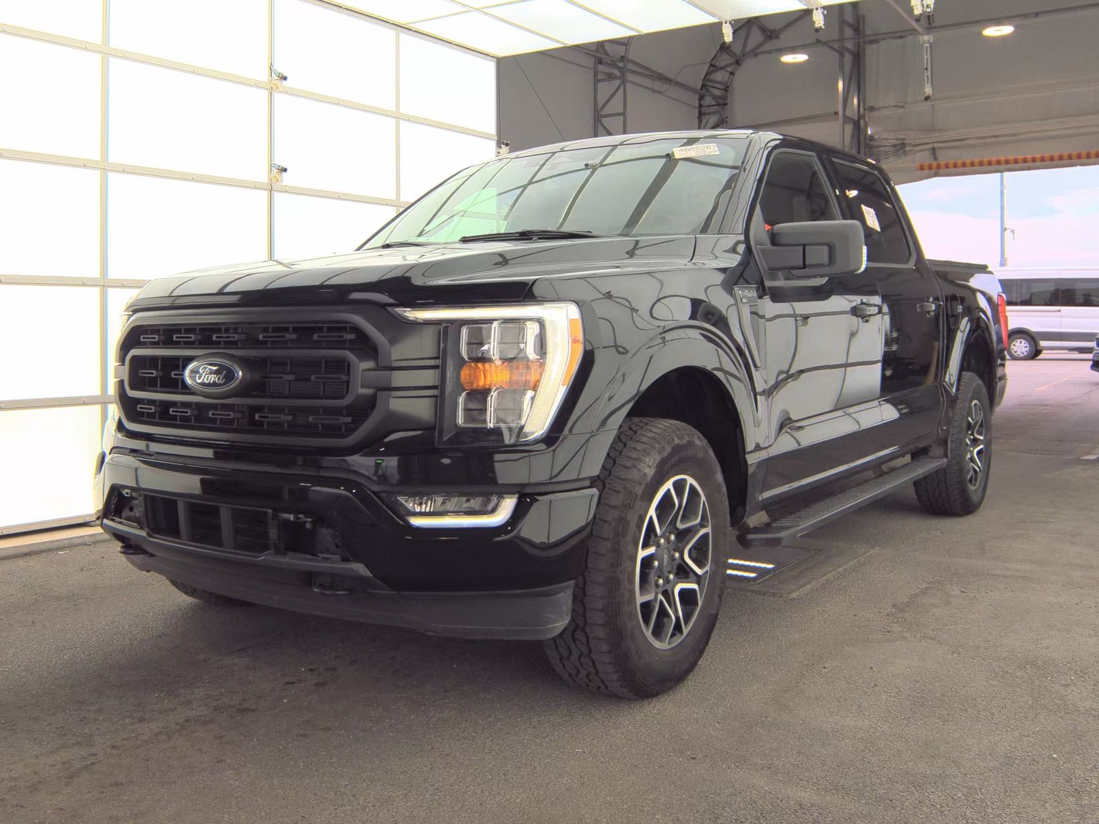 2023 Ford F-150 XLT AWD