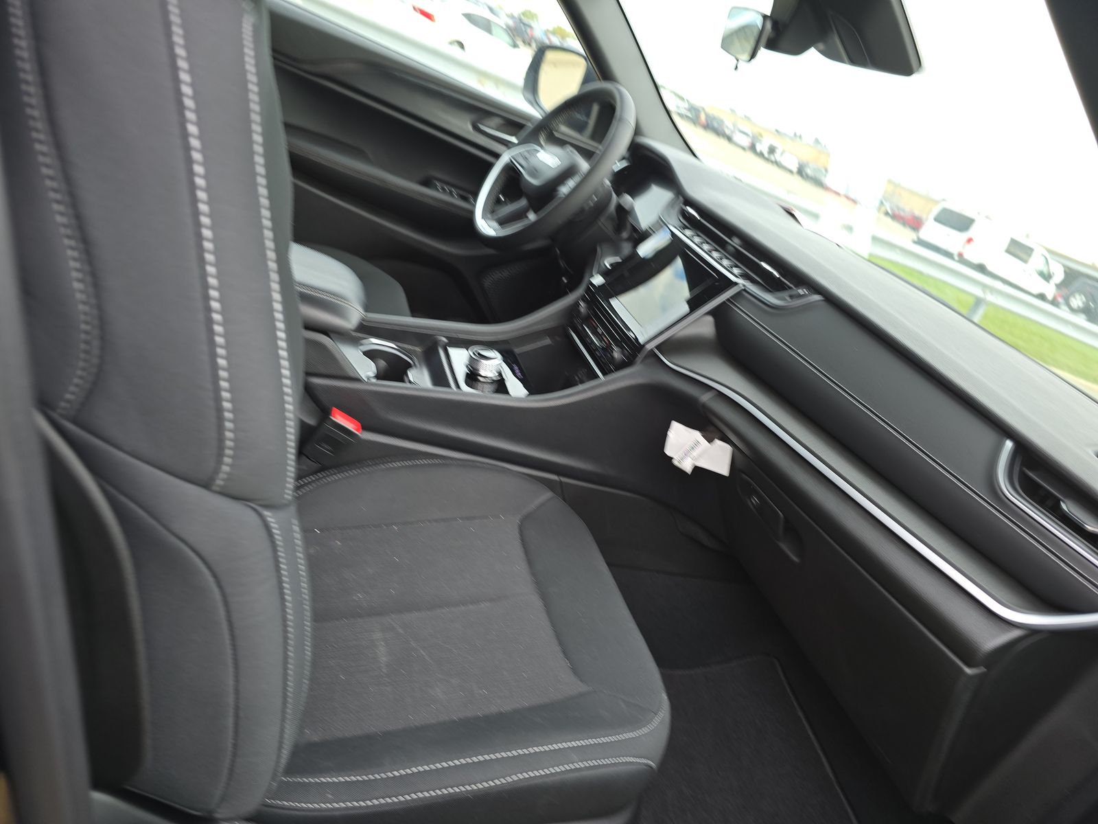 2025 Jeep Grand Cherokee Laredo AWD