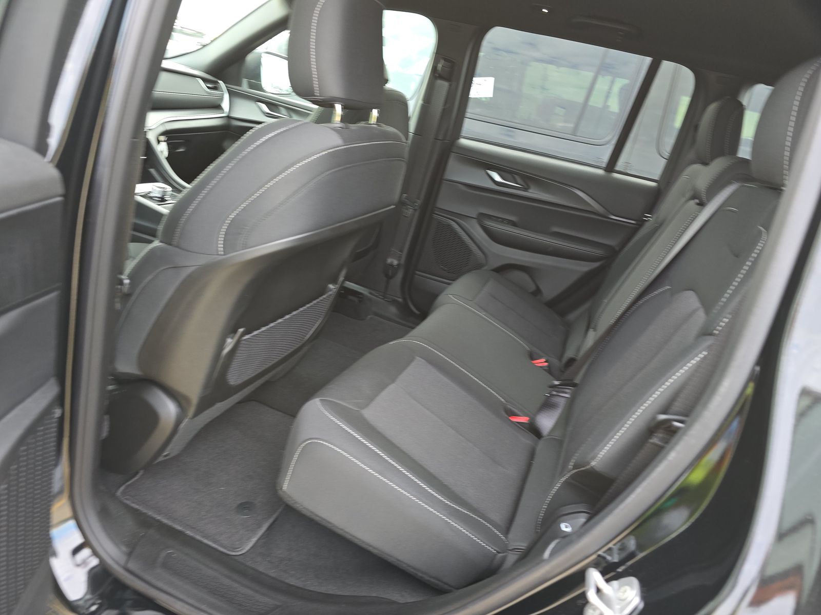 2025 Jeep Grand Cherokee Laredo AWD