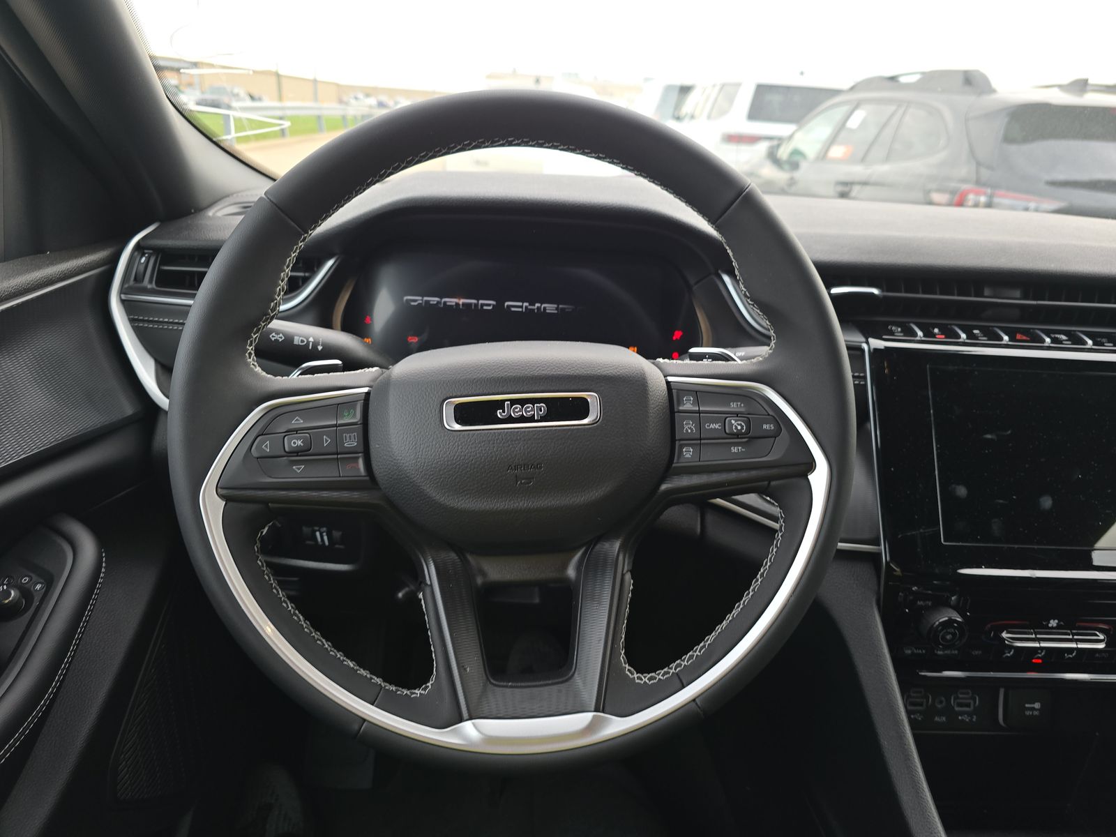 2025 Jeep Grand Cherokee Laredo AWD