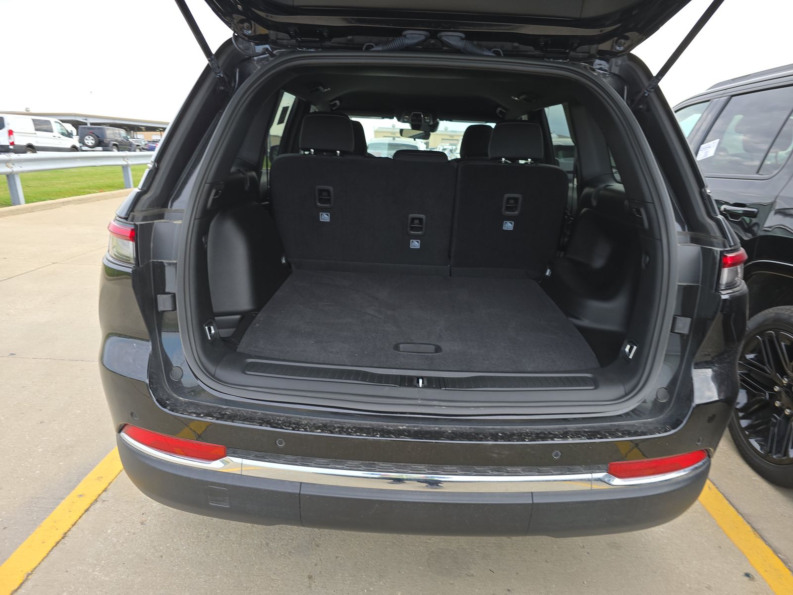 2025 Jeep Grand Cherokee Laredo AWD