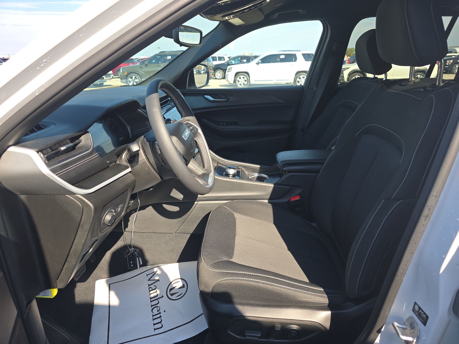 2024 Jeep Grand Cherokee Laredo AWD