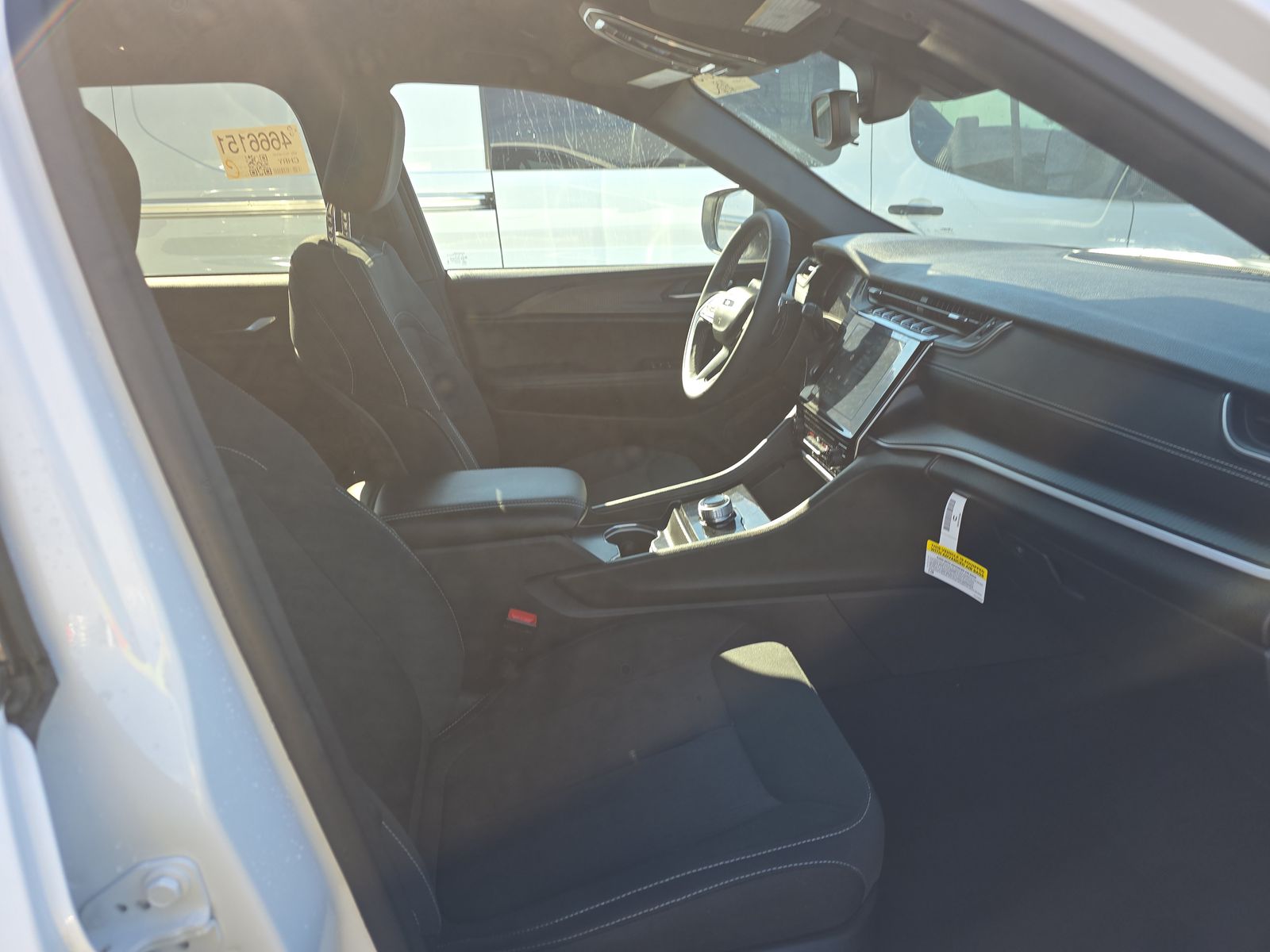 2024 Jeep Grand Cherokee Laredo AWD