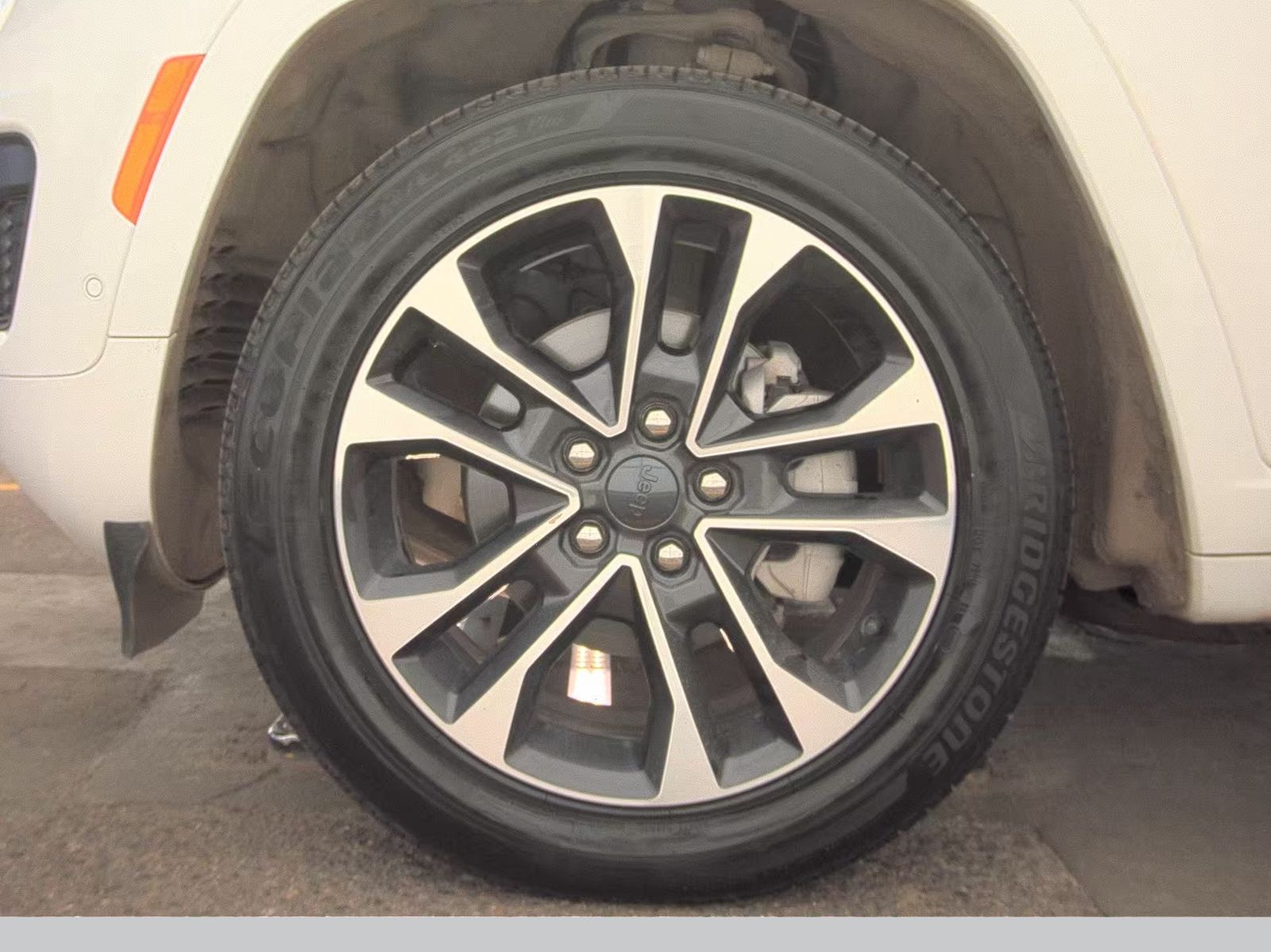 2023 Jeep Grand Cherokee Overland AWD