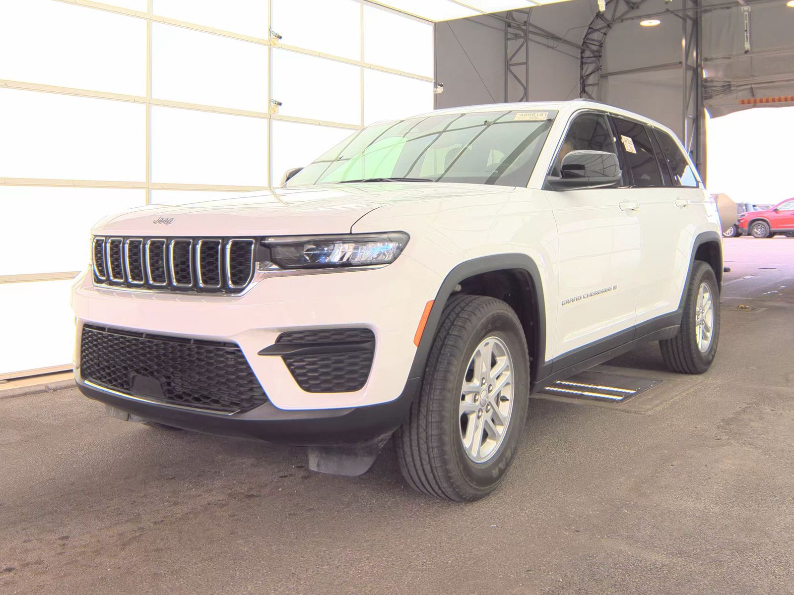2024 Jeep Grand Cherokee Laredo AWD