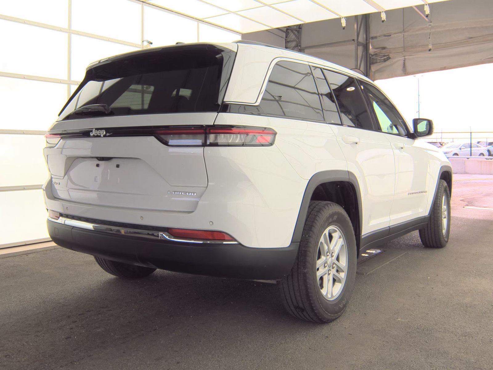 2024 Jeep Grand Cherokee Laredo AWD