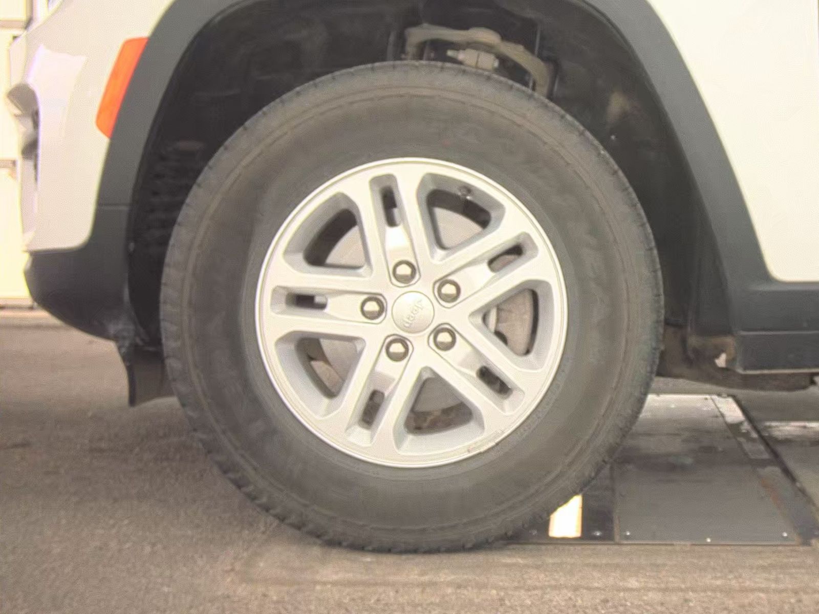 2024 Jeep Grand Cherokee Laredo AWD