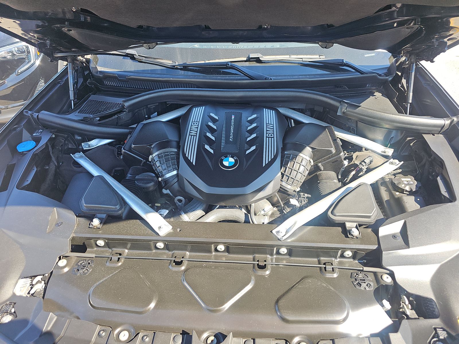 2022 BMW X7 M50i AWD