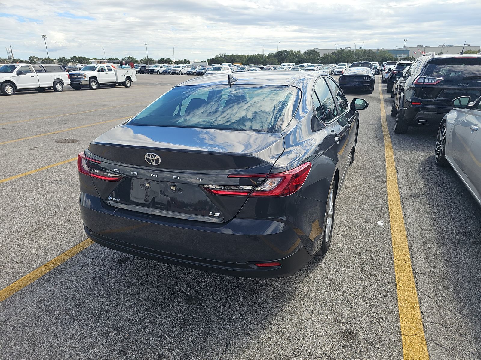 2025 Toyota Camry LE FWD
