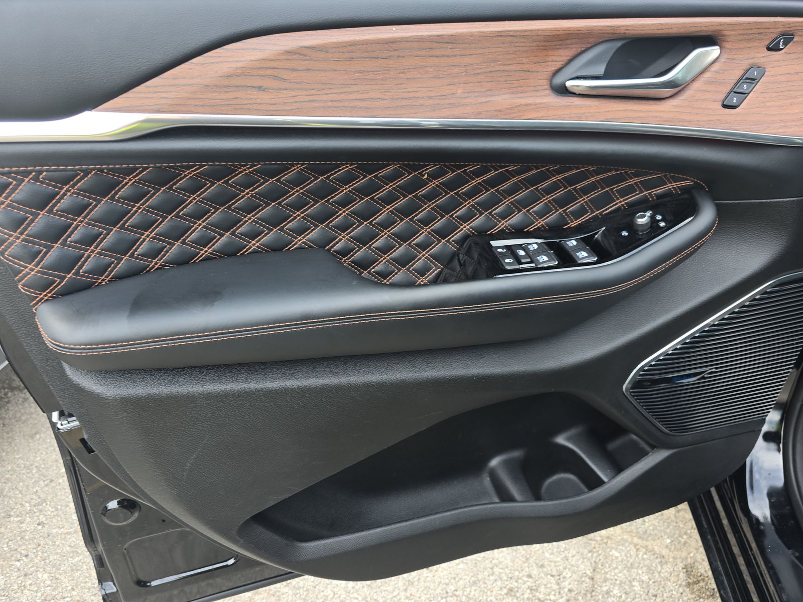 2023 Jeep Grand Cherokee Summit AWD