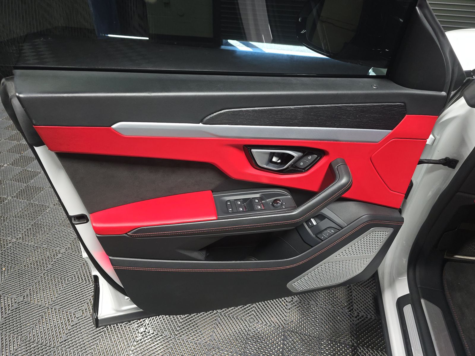 2019 Lamborghini Urus Base AWD