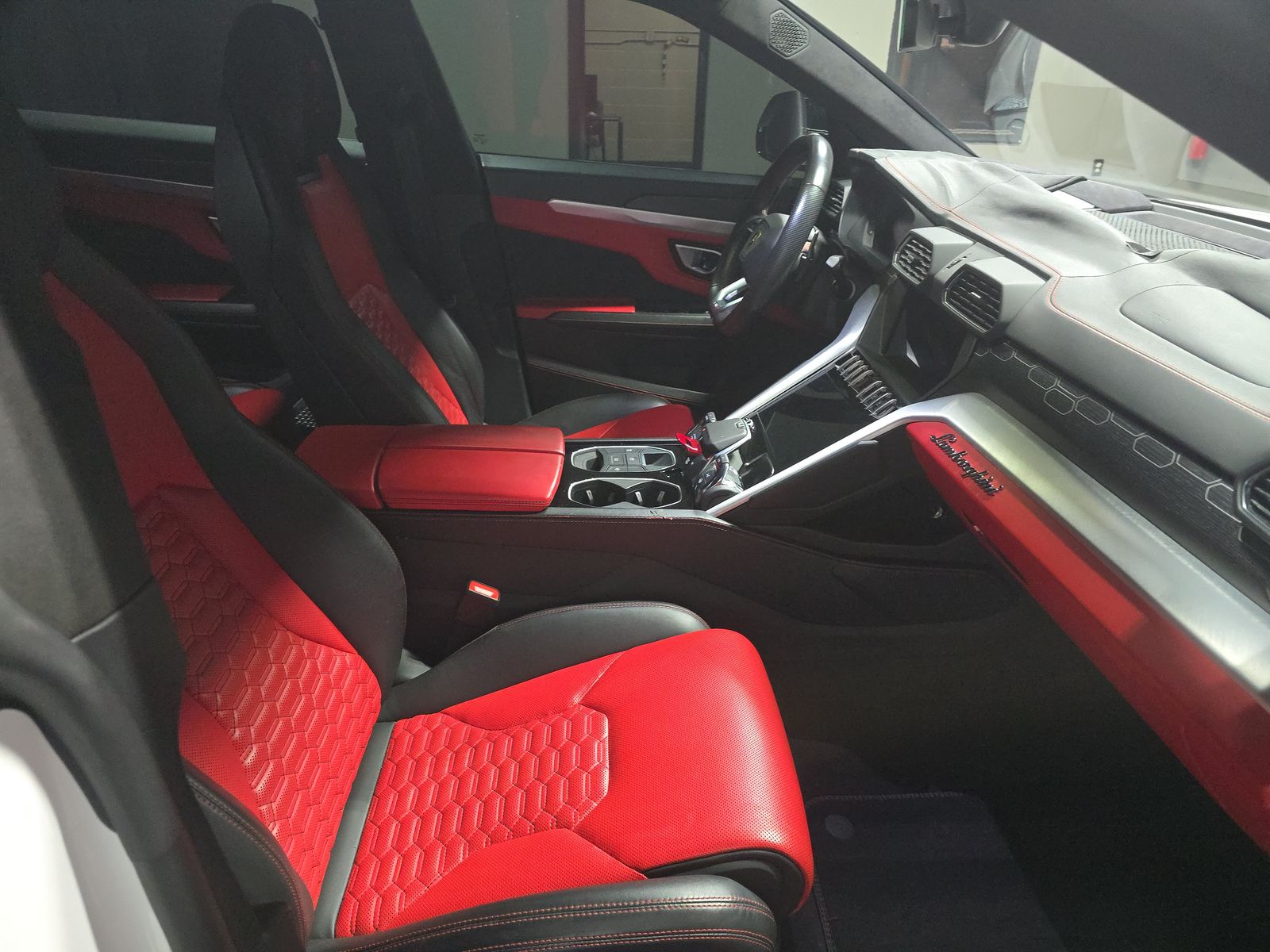 2019 Lamborghini Urus Base AWD