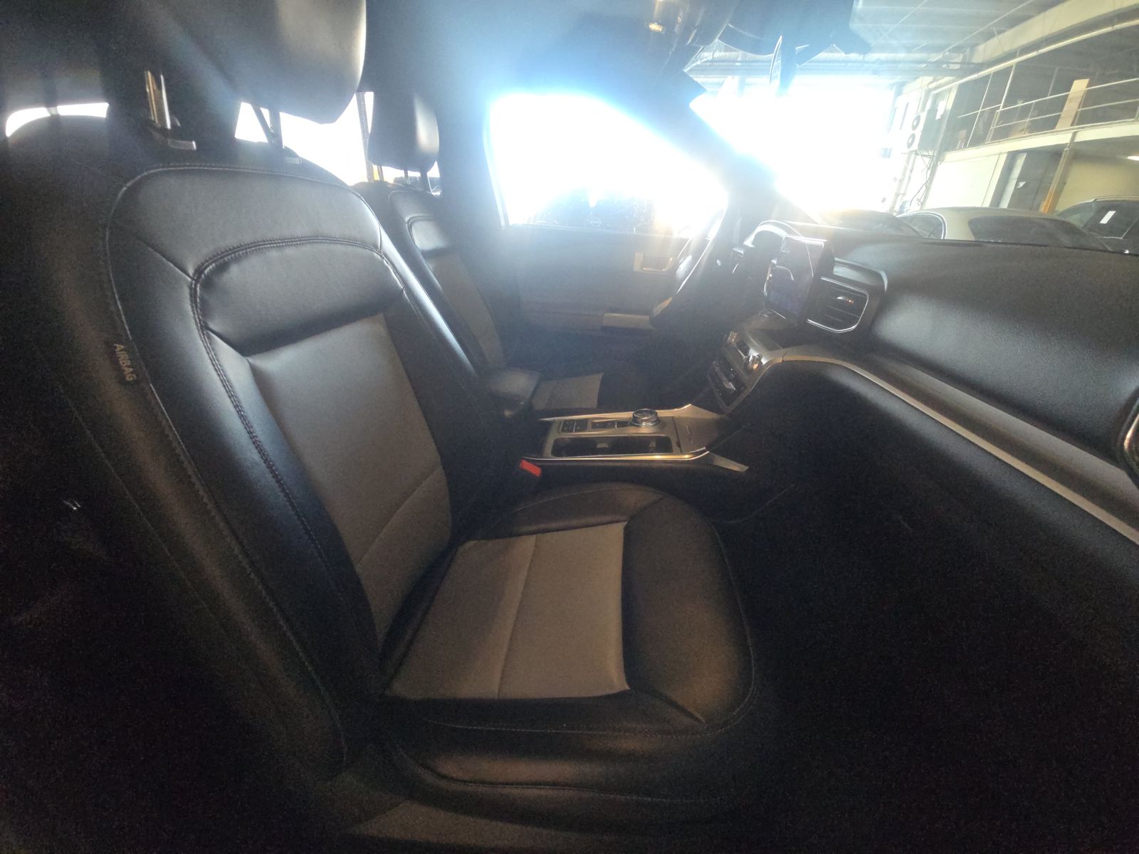 2022 Ford Explorer XLT RWD