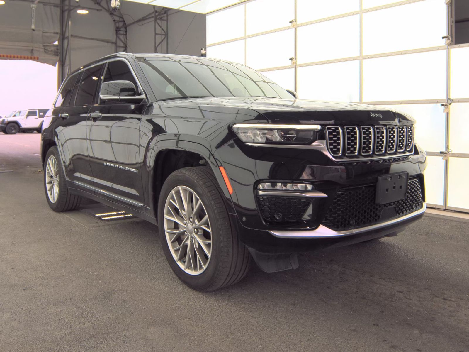 2023 Jeep Grand Cherokee Summit AWD