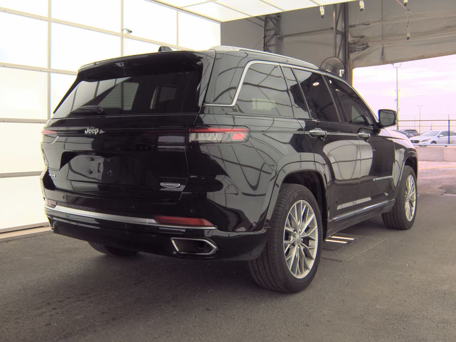2023 Jeep Grand Cherokee Summit AWD