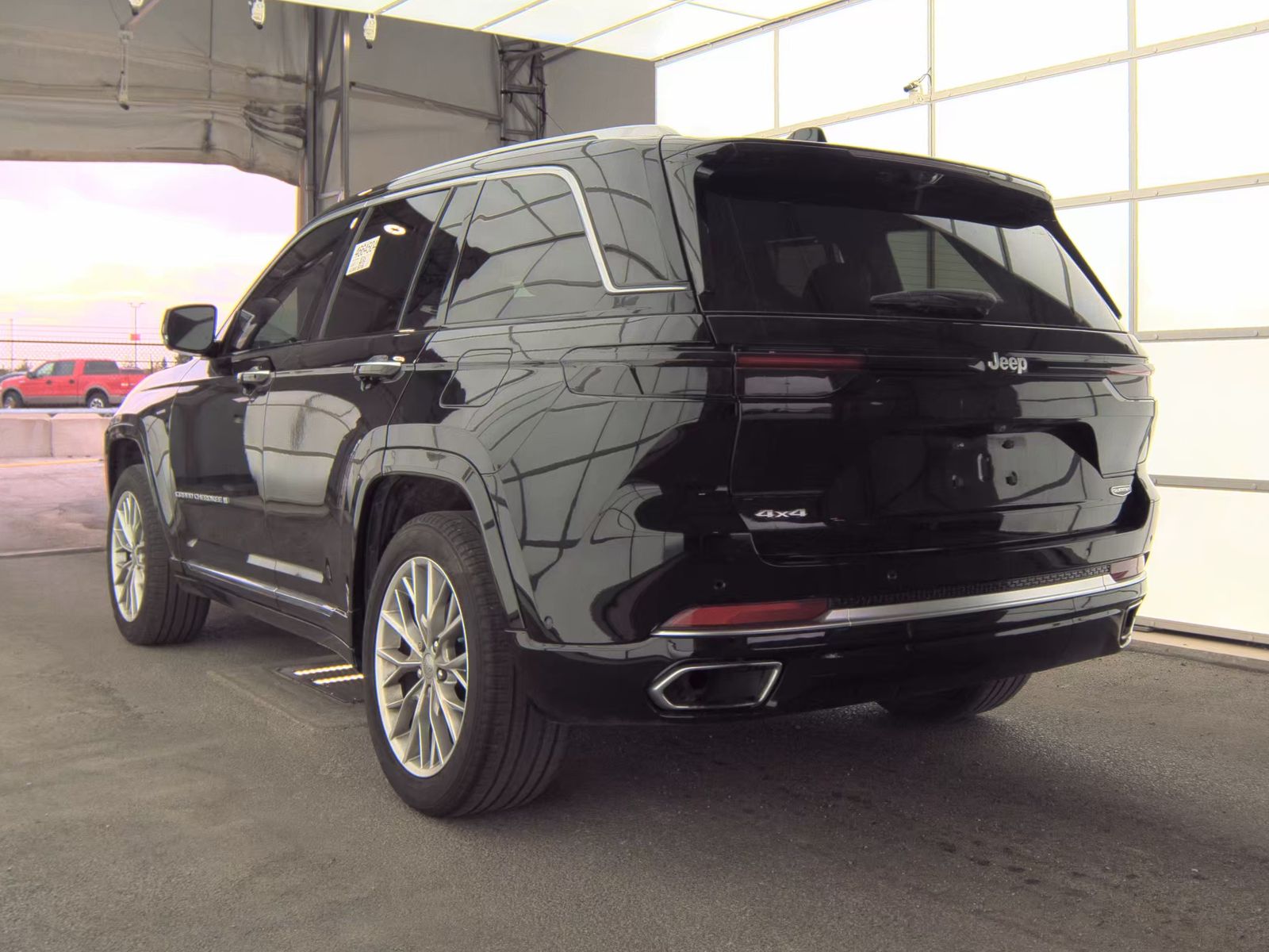 2023 Jeep Grand Cherokee Summit AWD