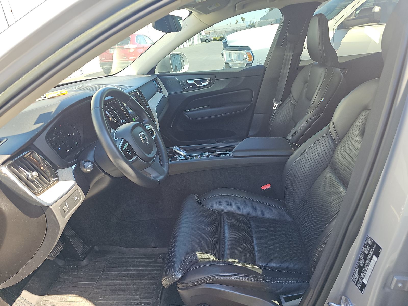 2022 Volvo XC60 B5 Inscription FWD