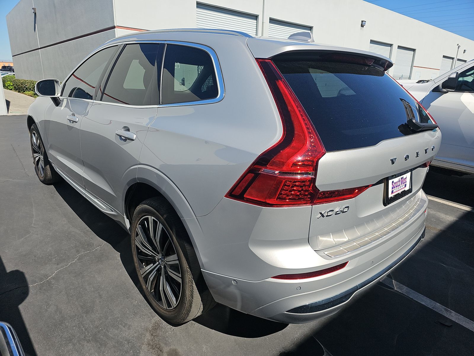2022 Volvo XC60 B5 Inscription FWD