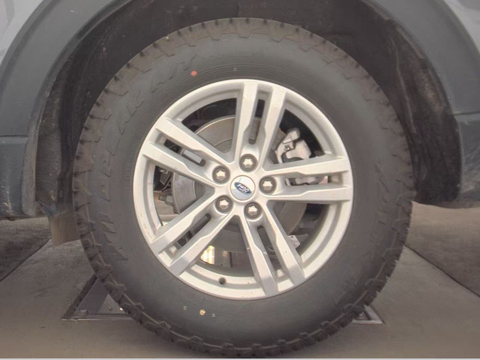 2023 Ford Explorer XLT AWD