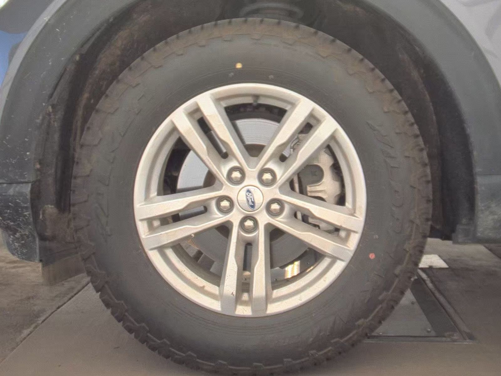 2023 Ford Explorer XLT AWD