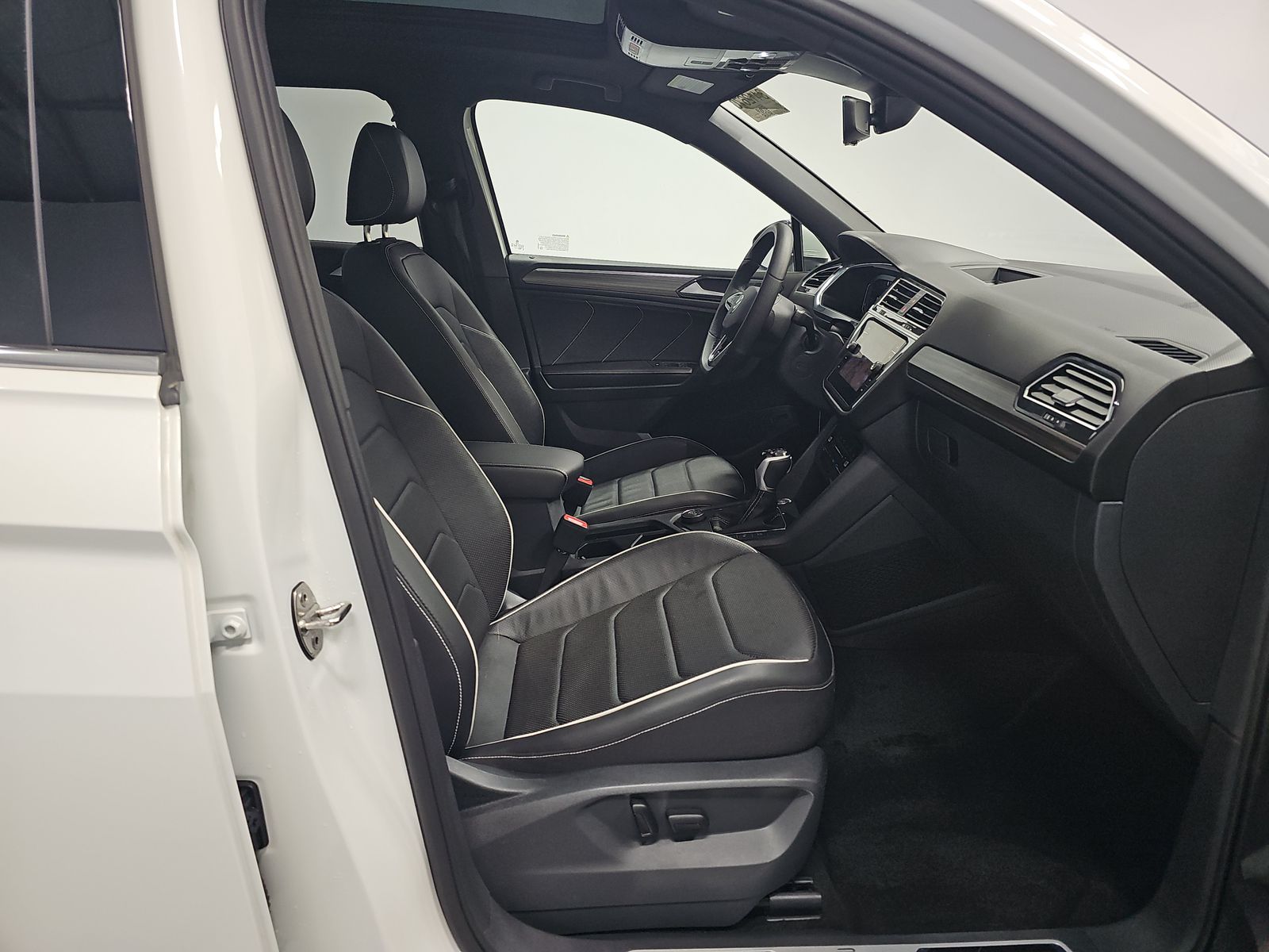 2024 Volkswagen Tiguan 2.0T SEL R-Line AWD